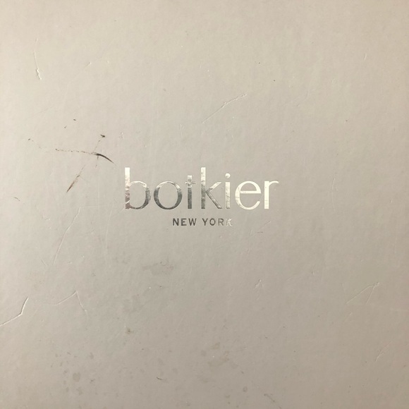 Botkier Winter - Picture 9 of 11